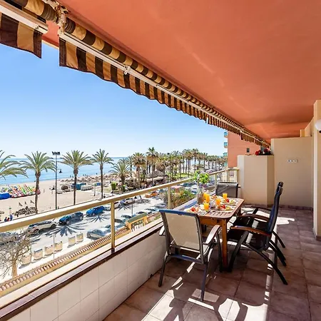 797 - Amplio Piso Con Terraza En Primera Linea De Playa *