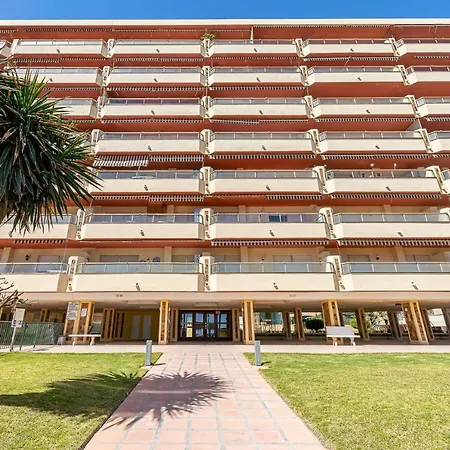 Apartamento 797 - Amplio Piso Con Terraza En Primera Linea De Playa *