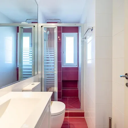 Apartamento 797 - Amplio Piso Con Terraza En Primera Linea De Playa *