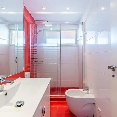 797 - Amplio Piso Con Terraza En Primera Linea De Playa Торремолинос