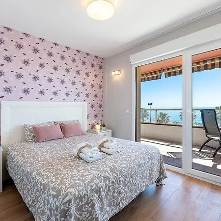 Apartamento 797 - Amplio Piso Con Terraza En Primera Linea De Playa