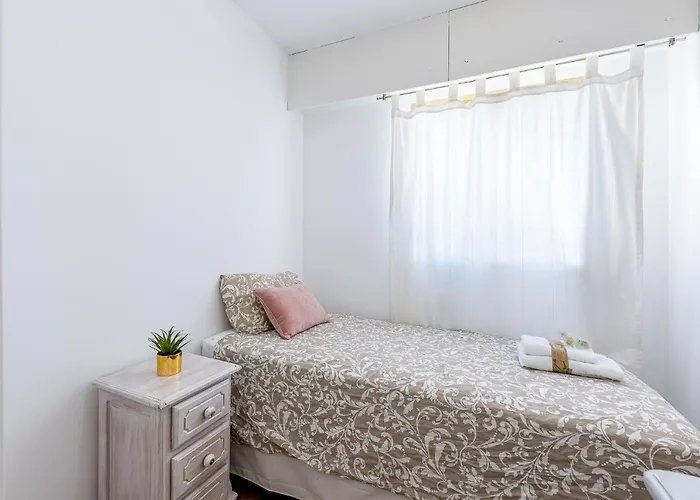 797 - Amplio Piso Con Terraza En Primera Linea De Playa