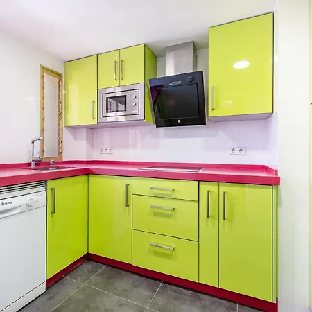 Apartamento 797 - Amplio Piso Con Terraza En Primera Linea De Playa *